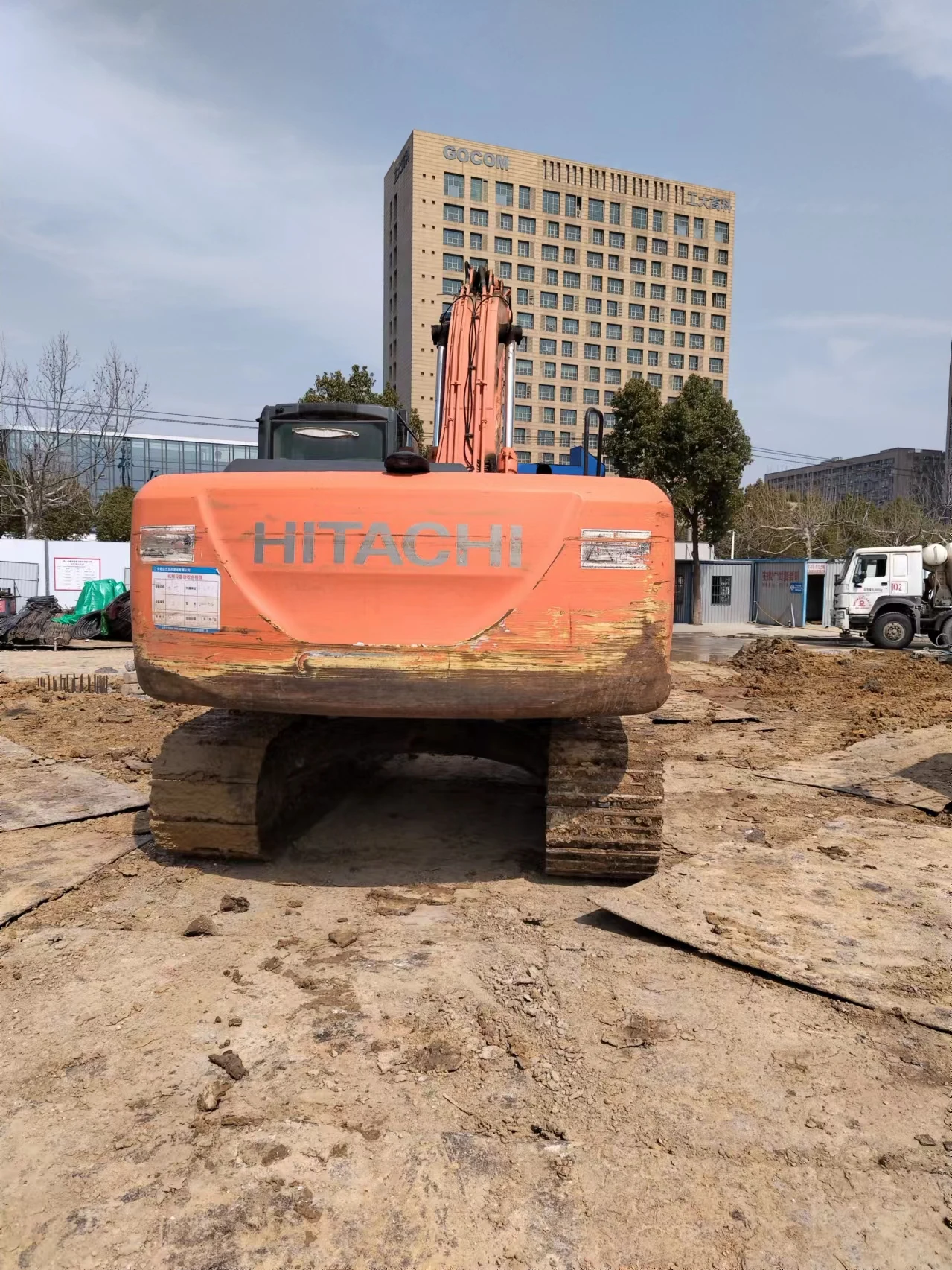 HITACHI ZX200-5G JAPAN EXCAVATOR - High Performance & Reliability