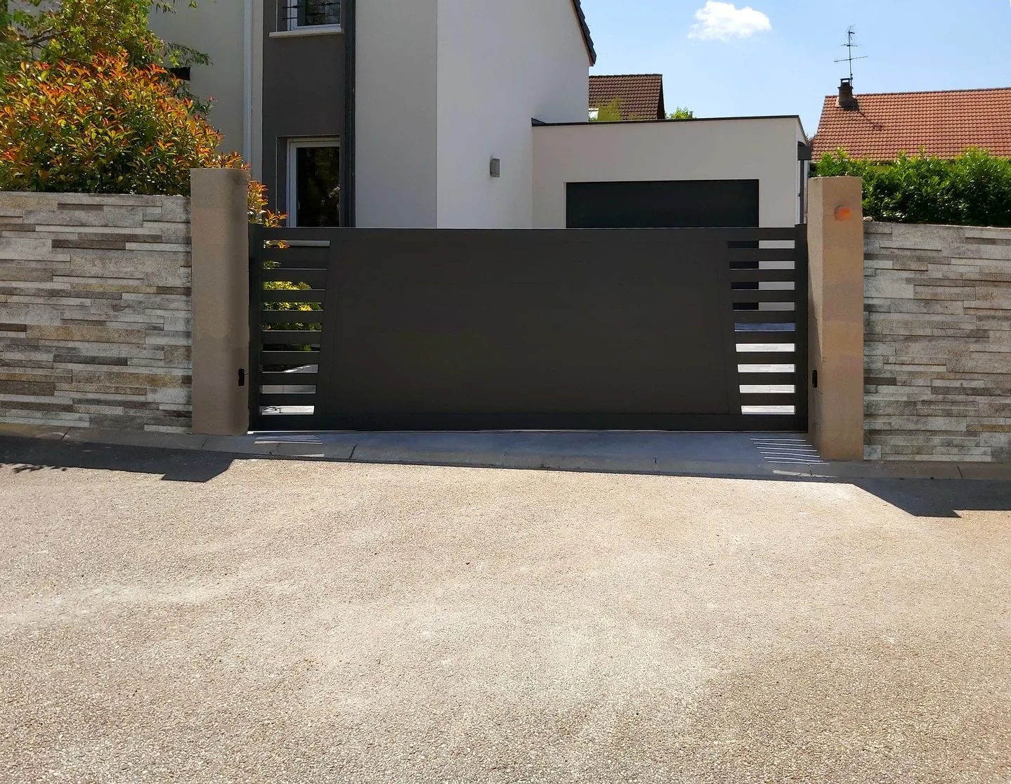 Outside Widely Used Farm Entry Driveway Grill Gates Sliding Pipe Gate Designs Sliding Gate