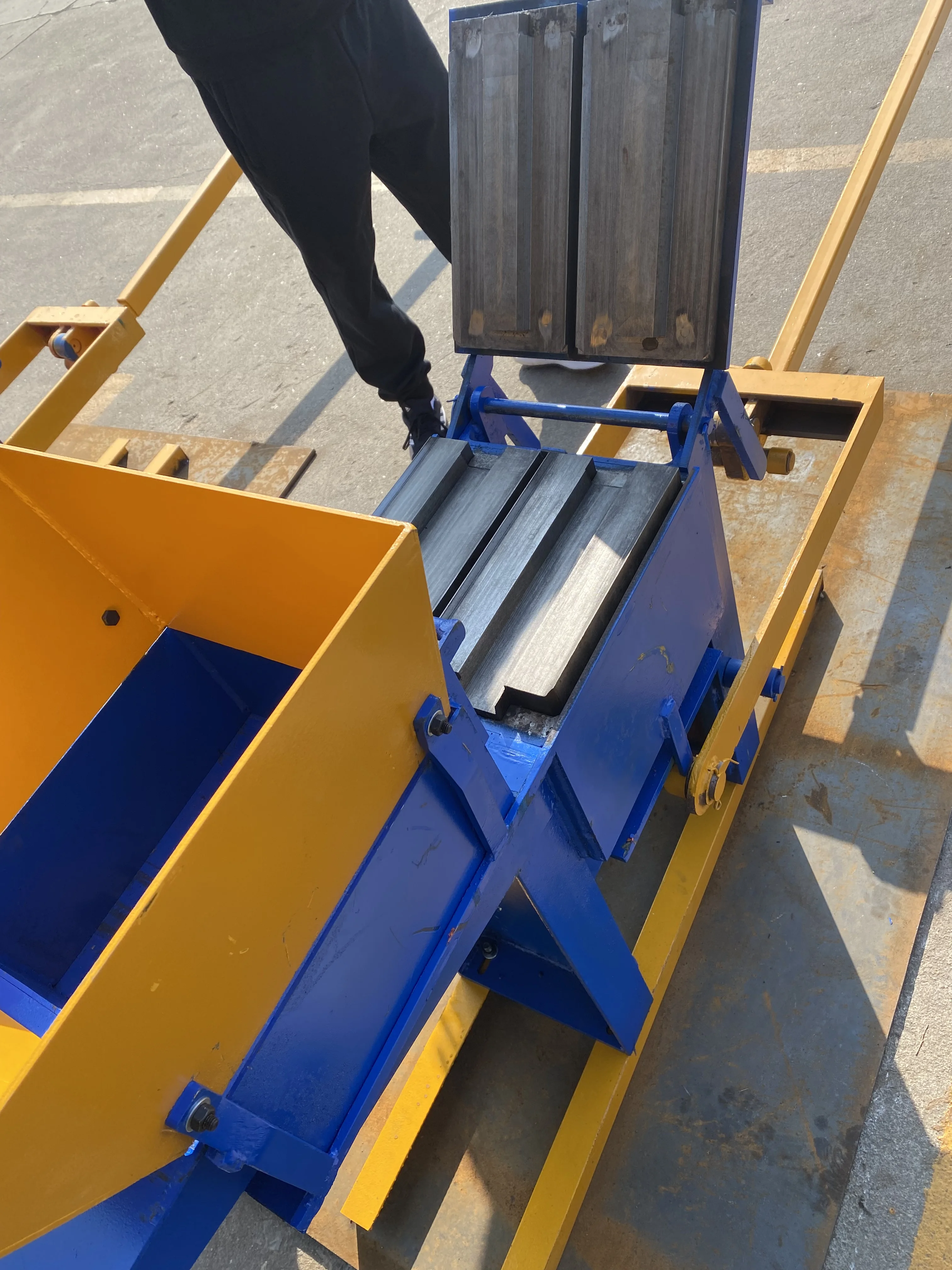 High Pressure Manual Interlocking Clay Brick Making Machine QMR2-40 ...