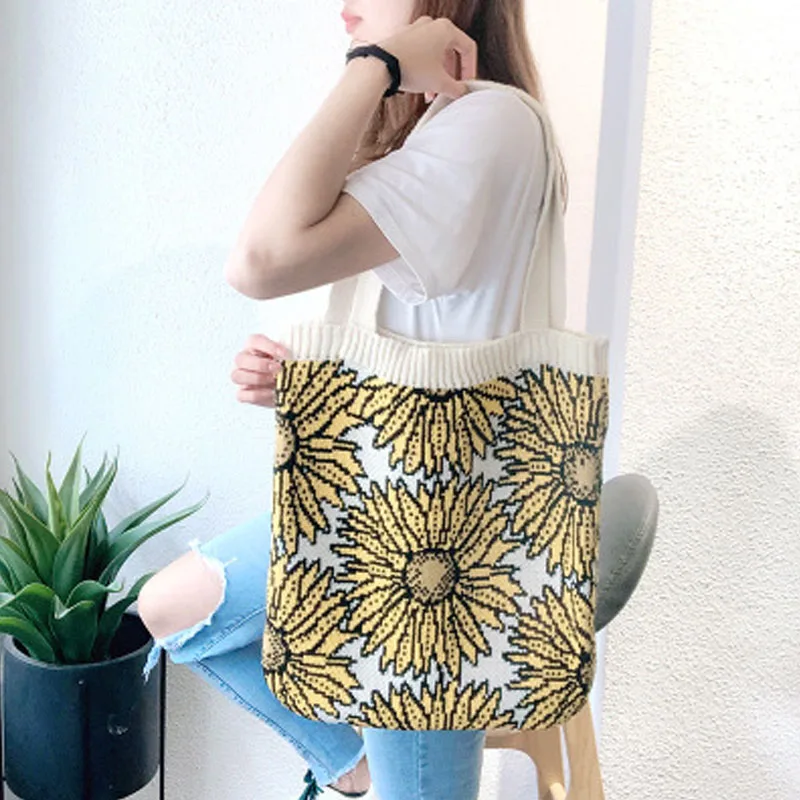 floral graphic crochet tote bag