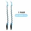 Stile con due piccole trecce e nastri blu