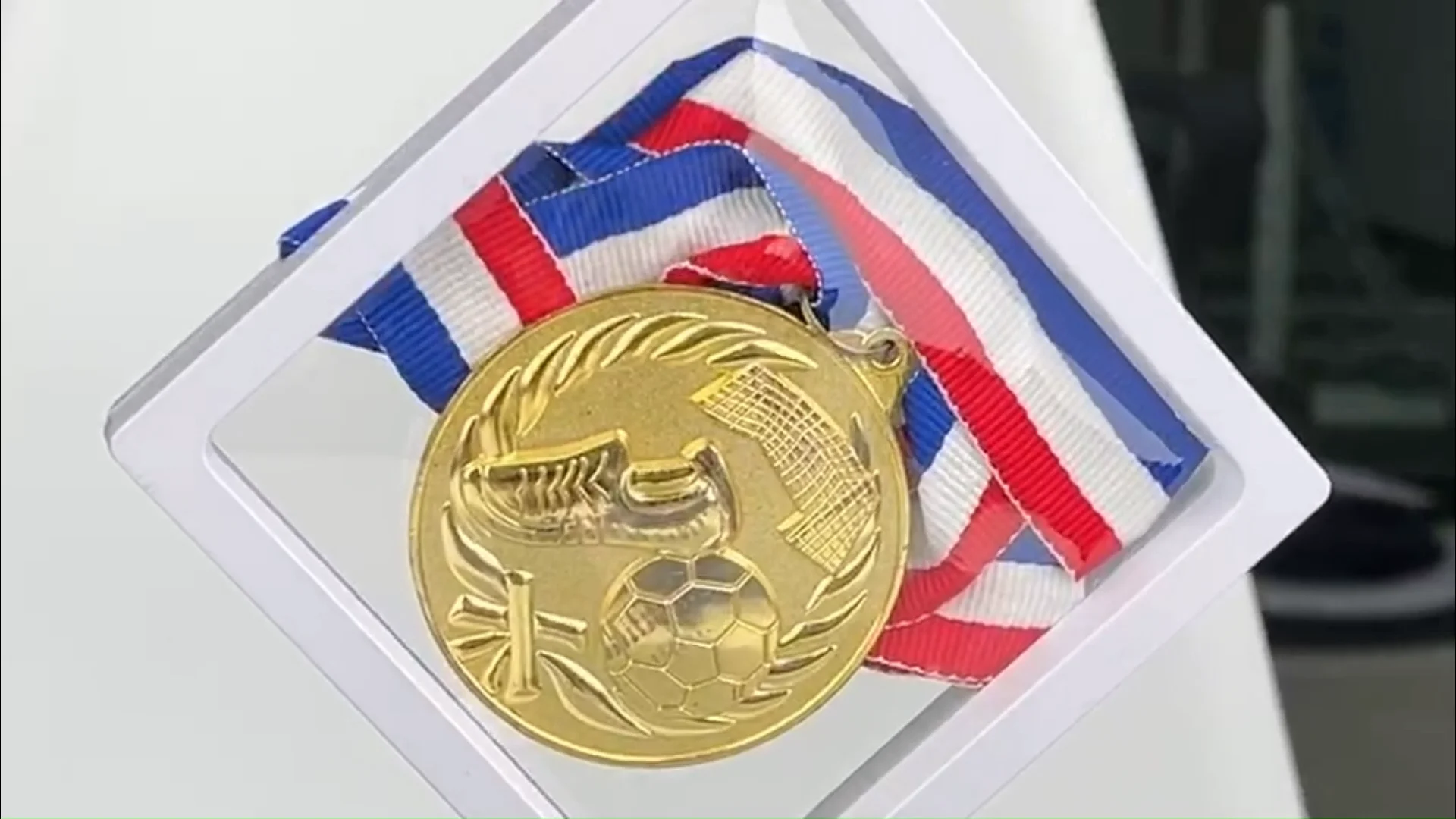 High Quality Gold Medal Trophies And Medals Print Miraculous Medal Necklace Gold - Buy ...