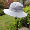 Bambini intorno ai 2-8 anni (cenere di montagna lontana)