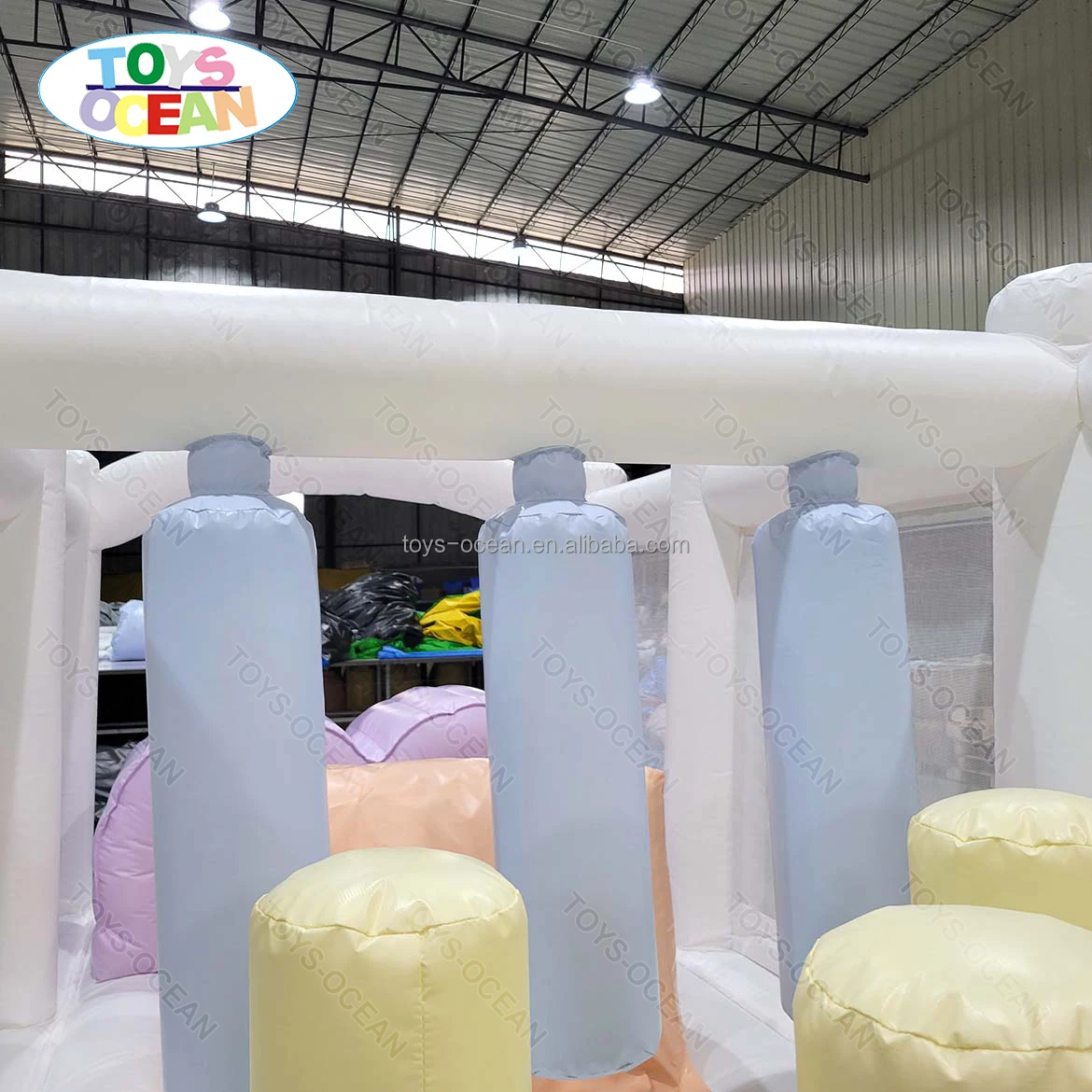 Factory Customized Commercial Soft Play Equipment White Inflatable