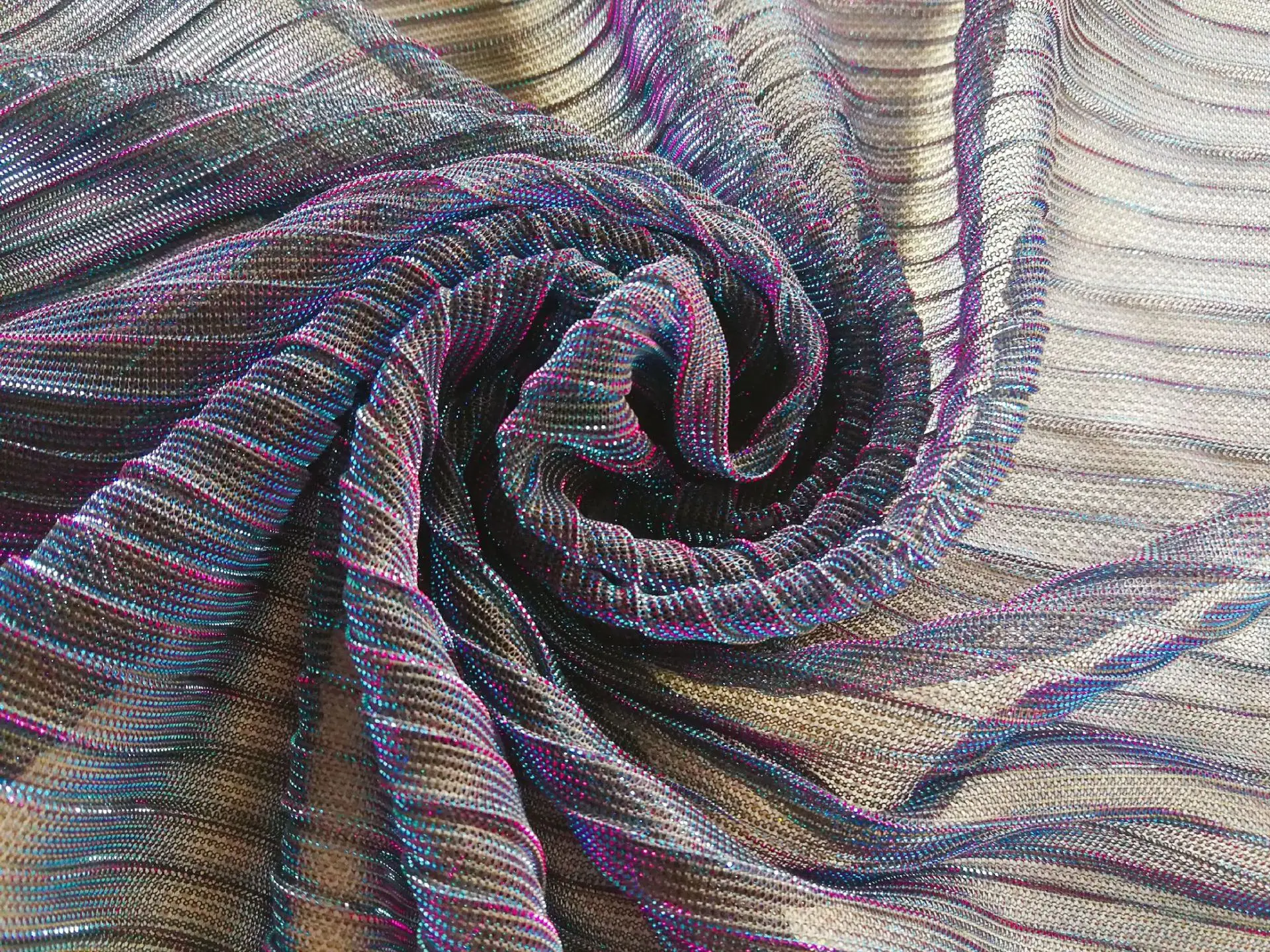 Полосатая проволока металлик из джерси с люрексом, яркий шелк, слайд-шоу, шелковая ткань, плиссированная ткань, блестящая слайд-ткань