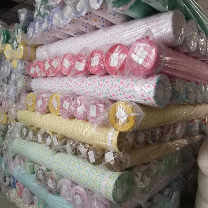 В наличии много хлопчатобумажной фланели 150 г/м2, фланель с эффектом потертости для детей