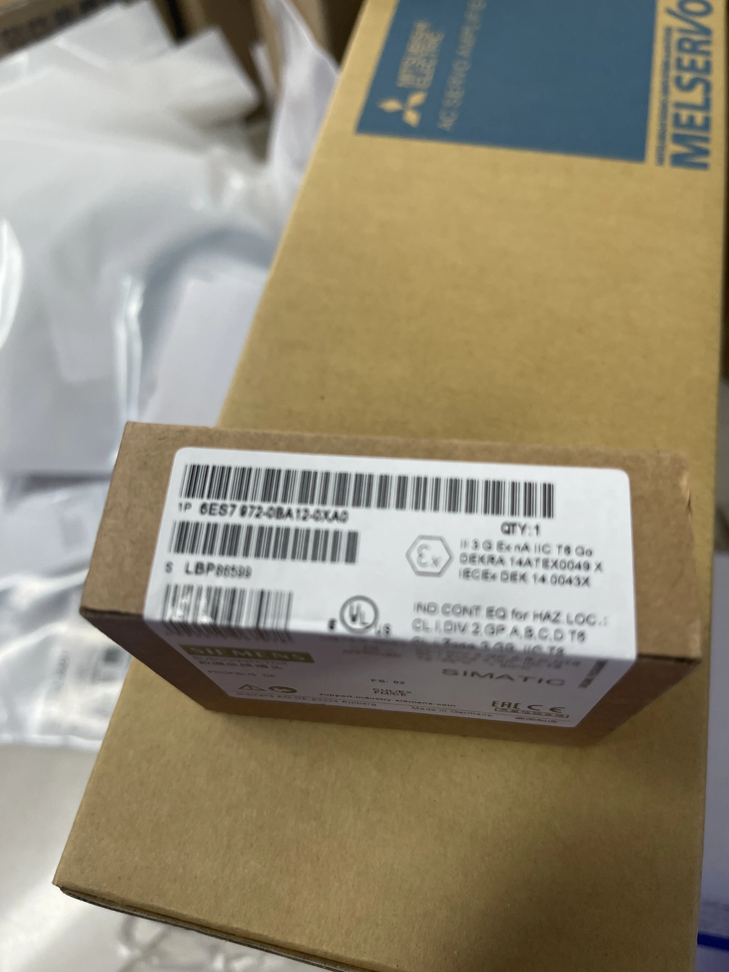 Siemens PROFIBUS Bus Connector 6ES7972-0BA12-0XA0 Siemens PROFIBUS Bus Connector 6ES7972-0BA12-0XA0