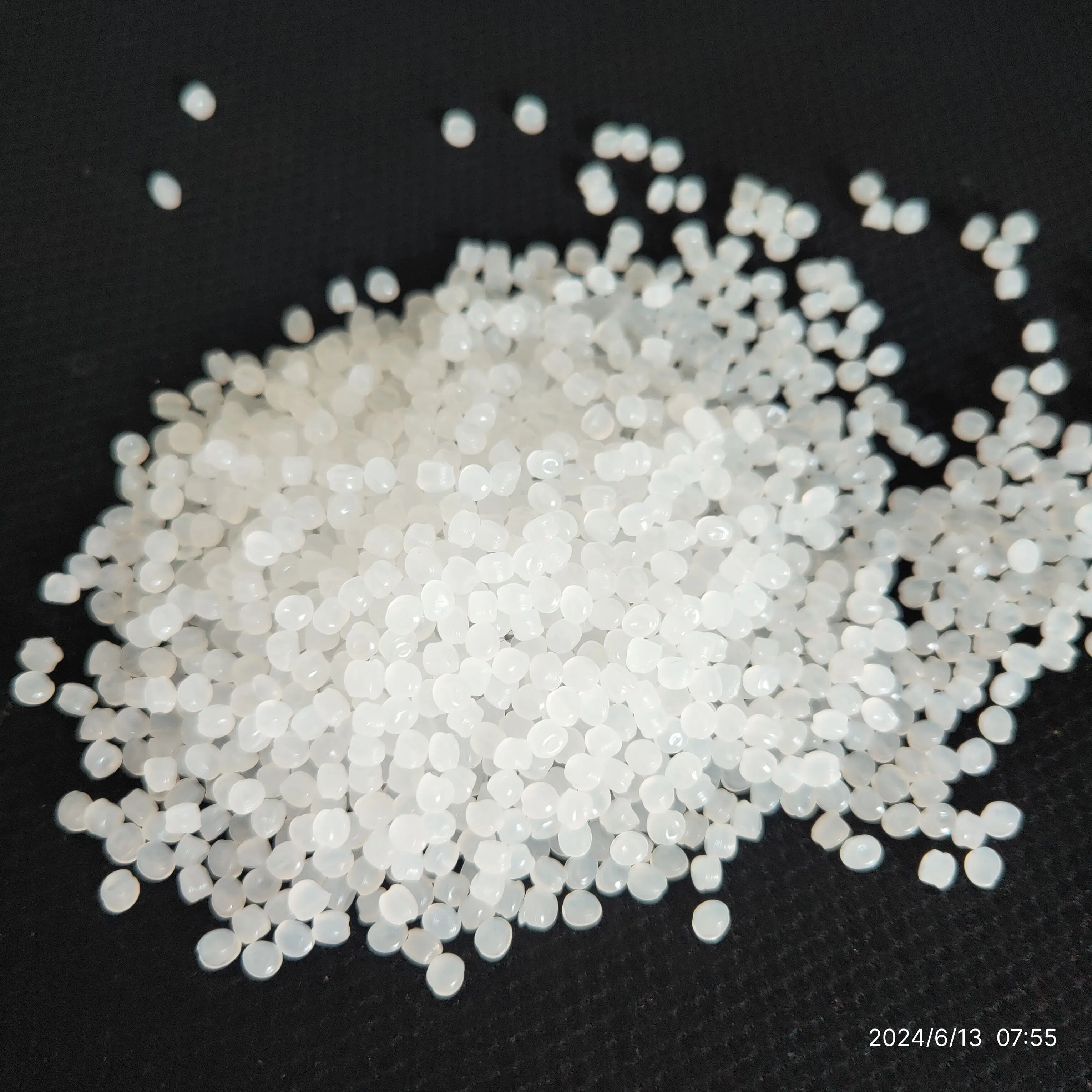 LDPE 1I60A  (MFR) 60 High Flow Low Density Polyethylene Is Used in Ultra-fine Fiber Synthetic Leather. Plastic Flower