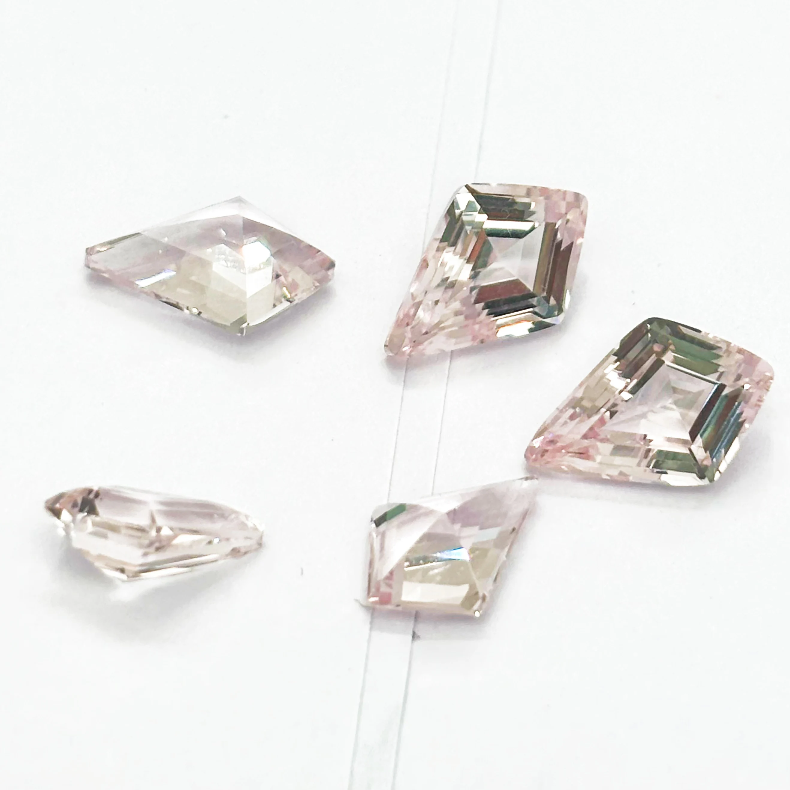 Lab Grown Morganite Heart Shape Pink Peach Color Faceted Cut  Semi OEM Precious Loose Morganite Gemstone for Jewelry Making