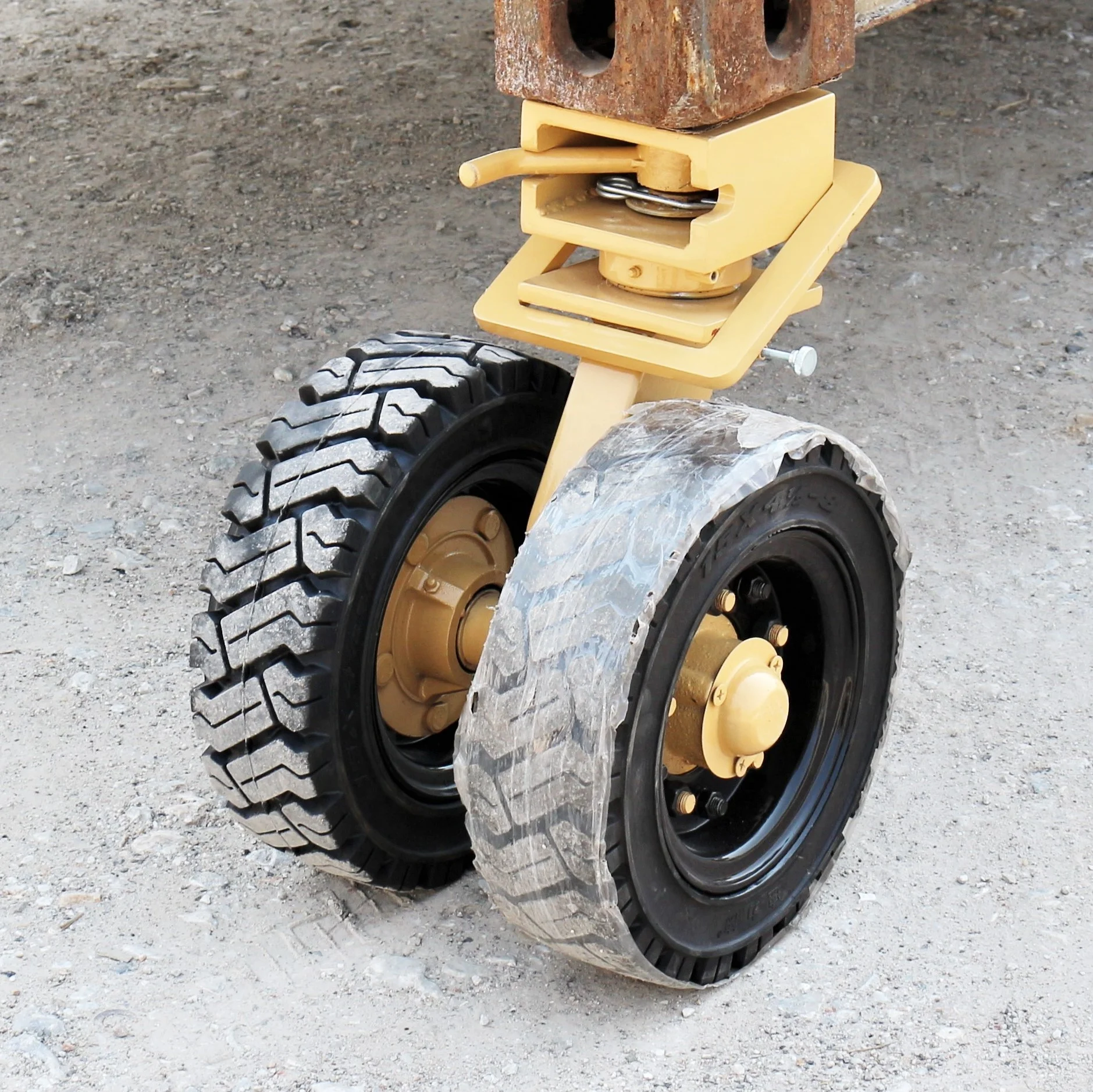 Alibaba.com: SS Rubber Tire ISO Shipping Container Castor Wheels ...