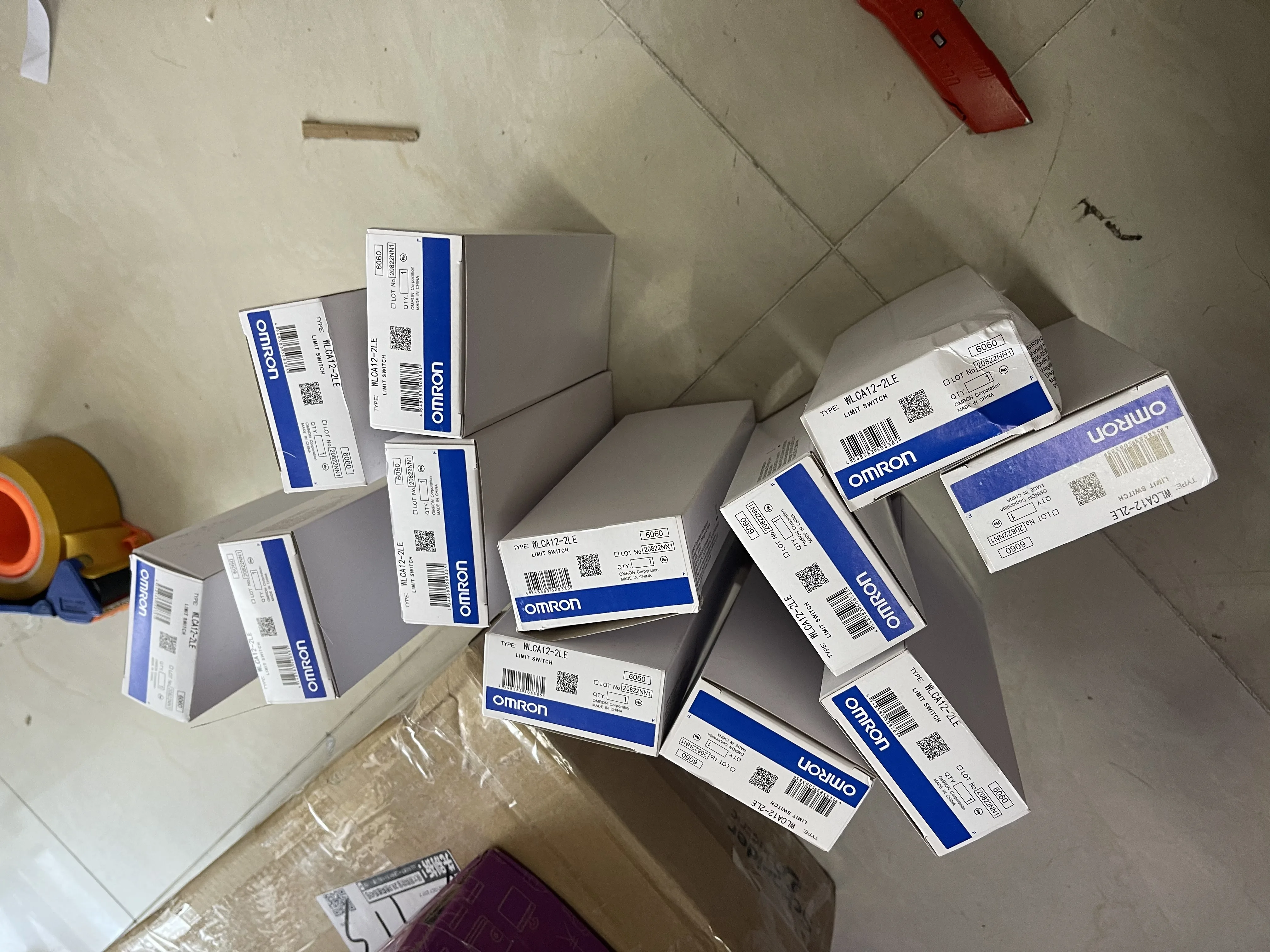 Omron Limit Switch WLC412-2LE Omron Limit Switch WLC412-2LE