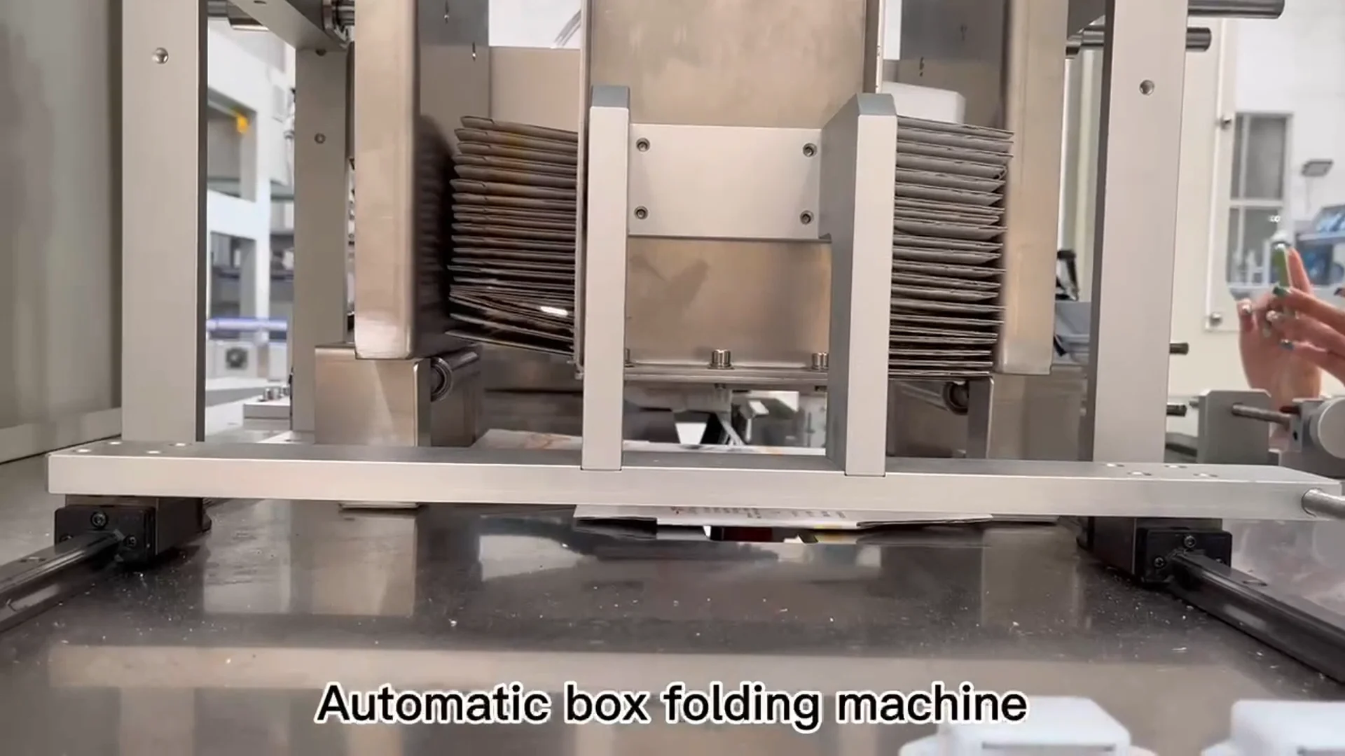 Cardboard Pizza Box Folding Machine Gift Express Logistics Aircraft Box Automatic Tray Former