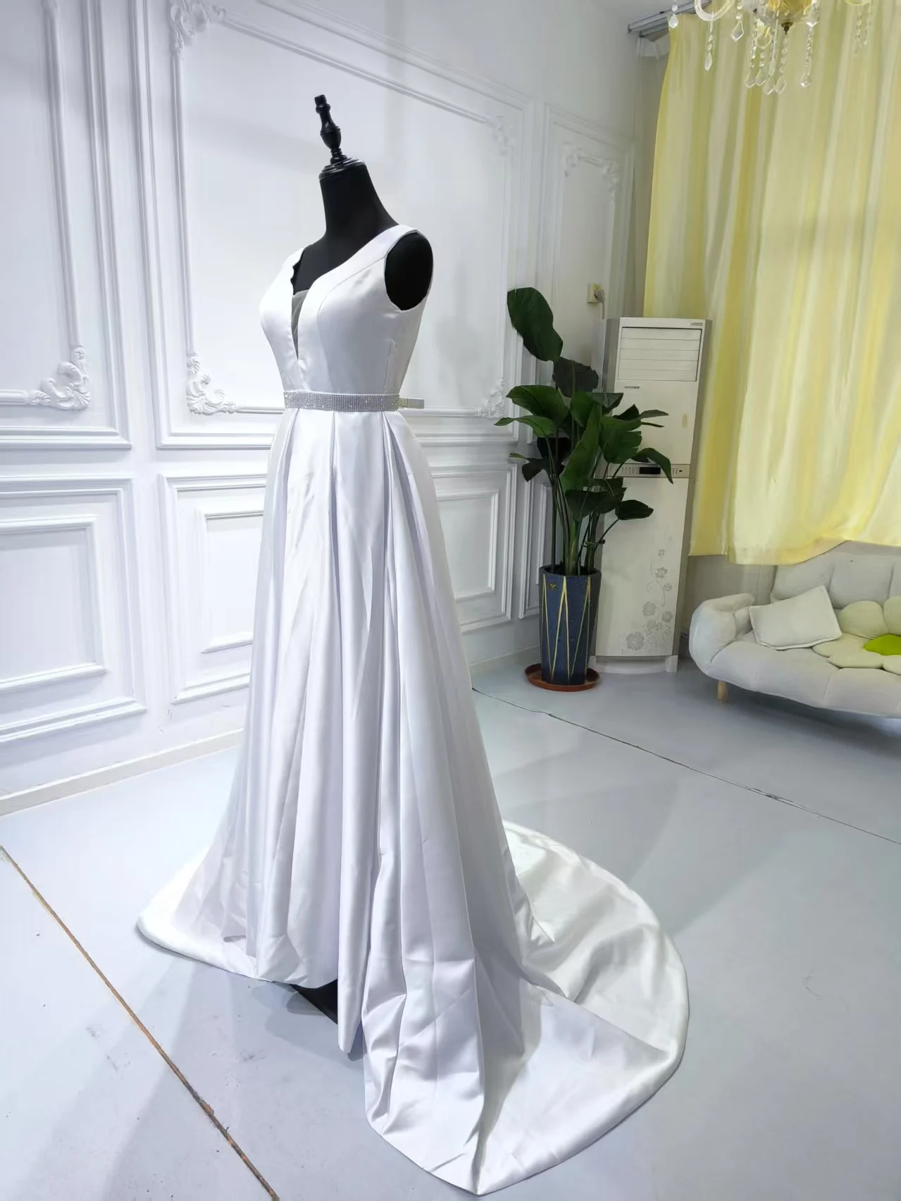 S0265N 2026 New V-neck Suspenders Backless White Chiffon Banquet Evening  Wedding Dress| Alibaba.com