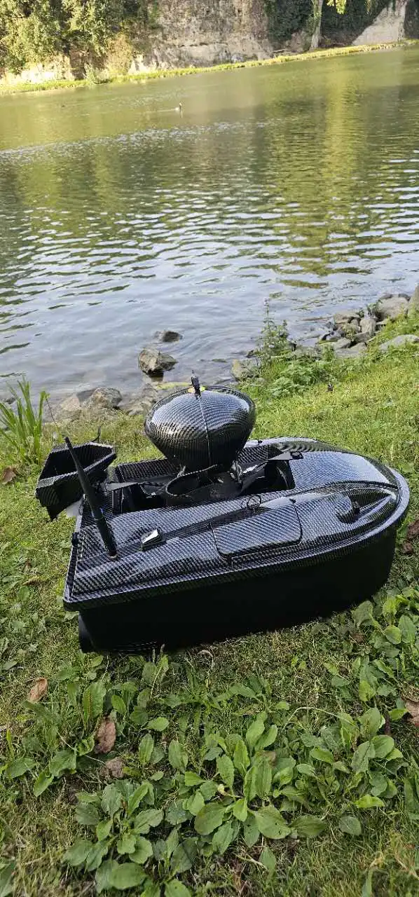 M60-Plus Visvoerboot met GPS + sonar viszoeker + kleurendisplay + doseerinrichting + achterbak