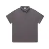 Gris foncé