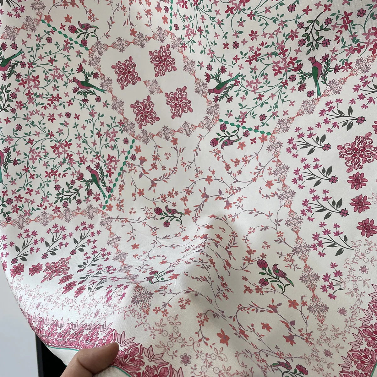 100% Silk Scarves Printing Service Designer Foulard En Soie Silk Bandana Women Square Custom Silk Scarf With Logo