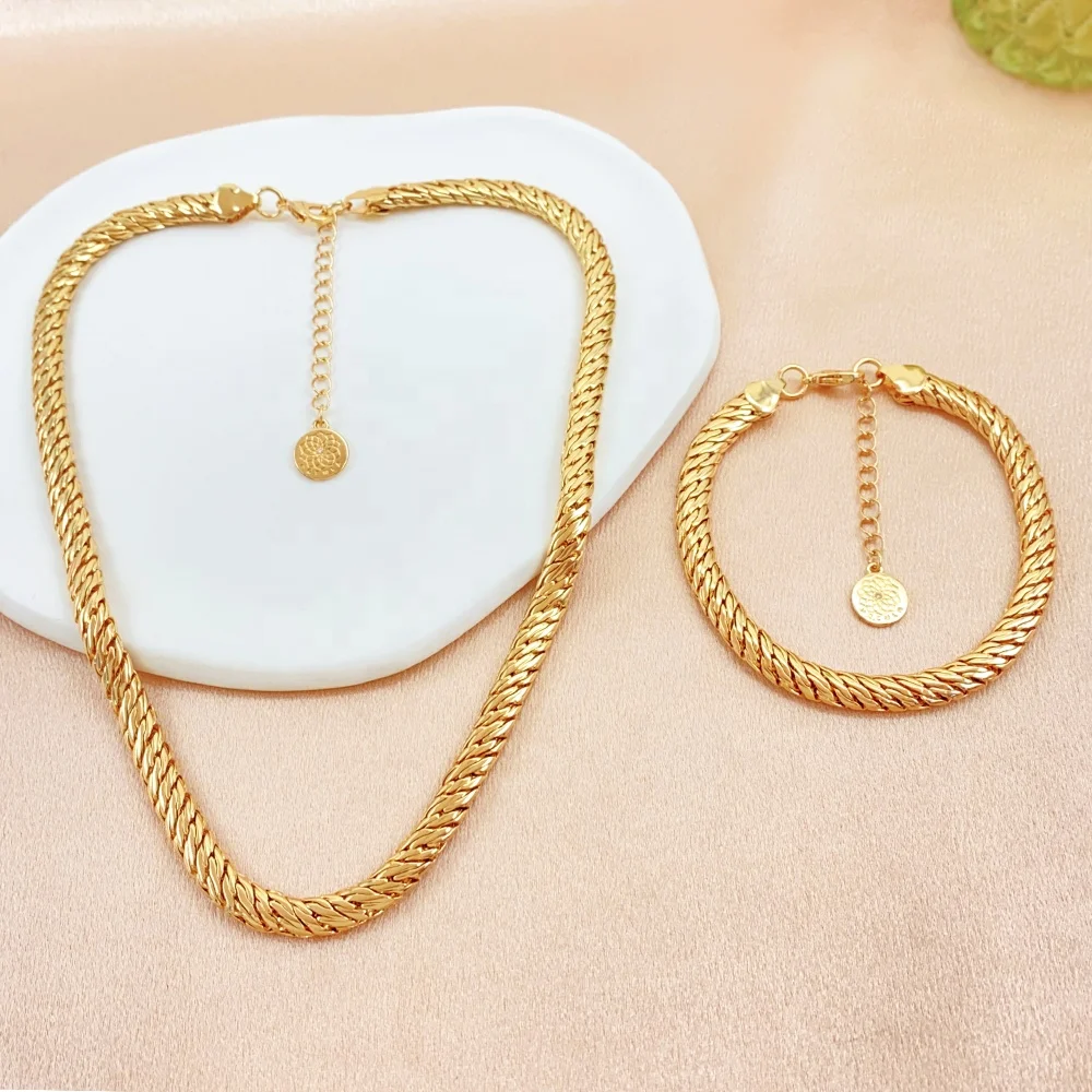 2026 Trendy Jewelry Cross-border Curved Electroplated Copper Chain Fashion-Looking Women's Necklace Set