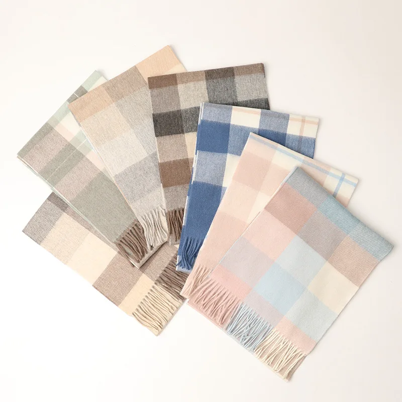 2024 Unisex Classic Scottish Checked Wool Scarf Stylish Merino Wool Custom Brand Label Designer Tassel Autumn Fashion Wholesale
