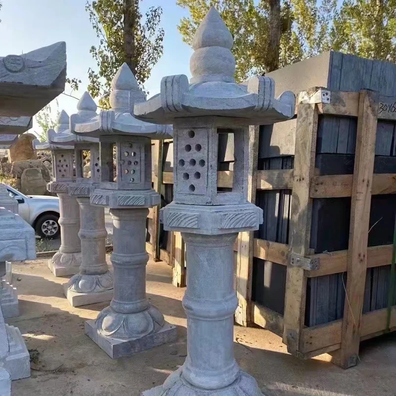 Large Japanese Natural Stone Lanterns Granite Stone Pagoda for Outdoor Garden