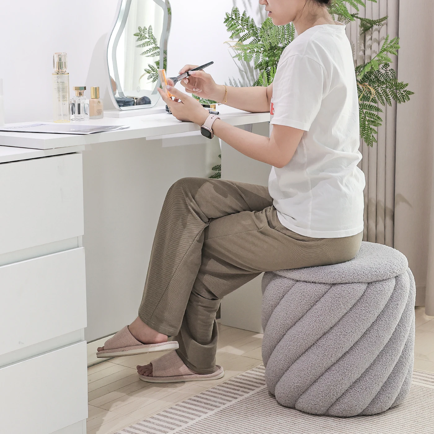 Bedroom Living Room Golden Steel Base Removable Lid Modern Vanity Round Velvet Footrest Stool Seat Storage Ottoman