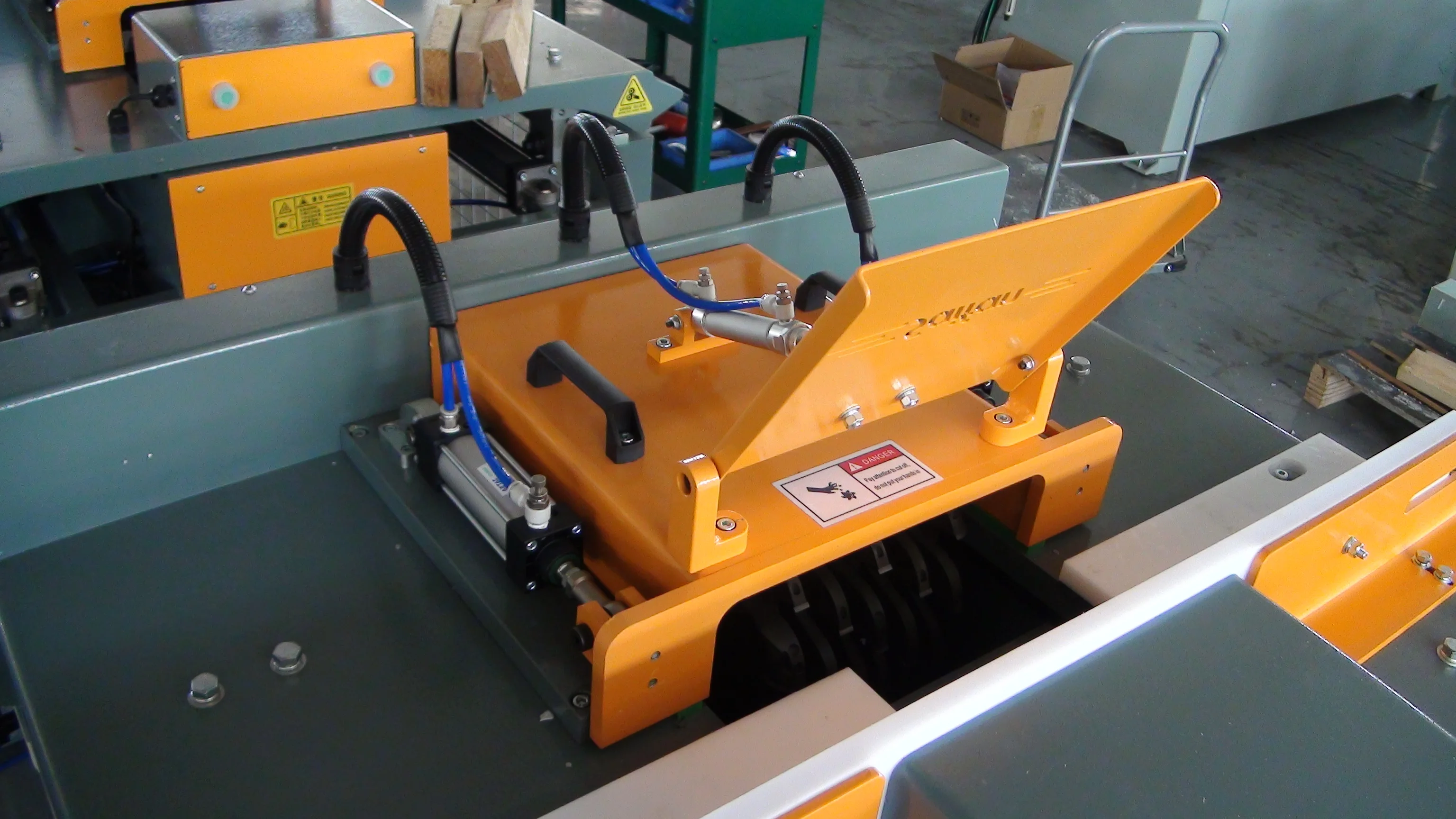 SF7011 Automatic Single Head Notcher Machine for Wooden Pallet