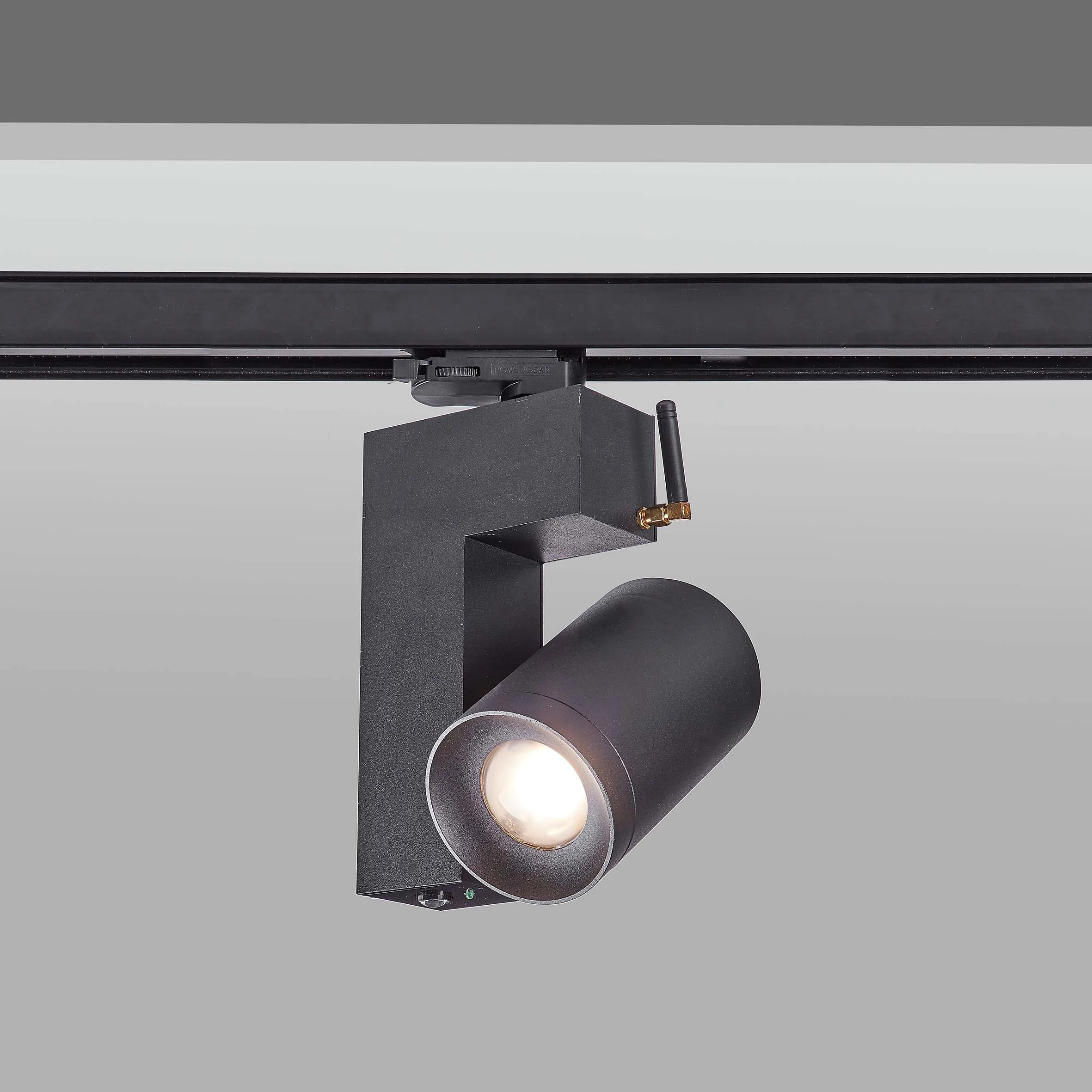 Latest Smart Control 30W LED track light Meseum LED COB Motorized track lighting for Gallery