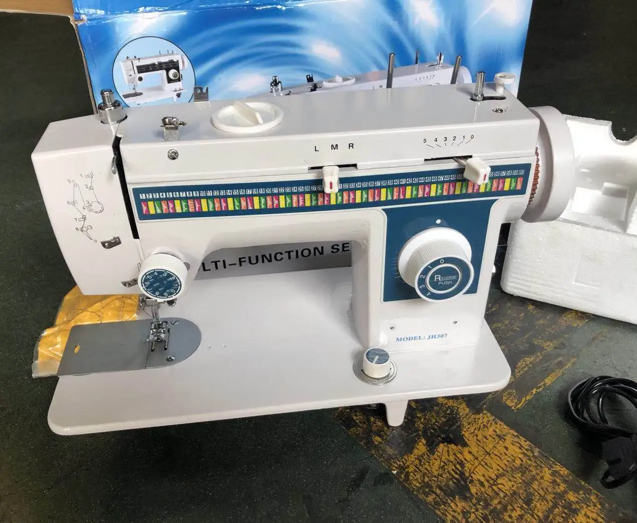 Зигзаг на швейной машине. Электронная машина зигзаг. Швейной машинки зигзаг 91 года. Машинка с большим зигзагом швейная.