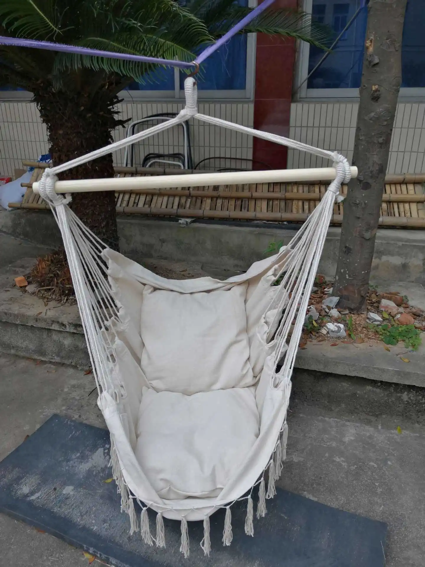 
Подвесное веревочное кресло-гамак, макс. 330 фунтов, 2 подушки в комплекте, большое подвесное кресло-Макраме с карманом 