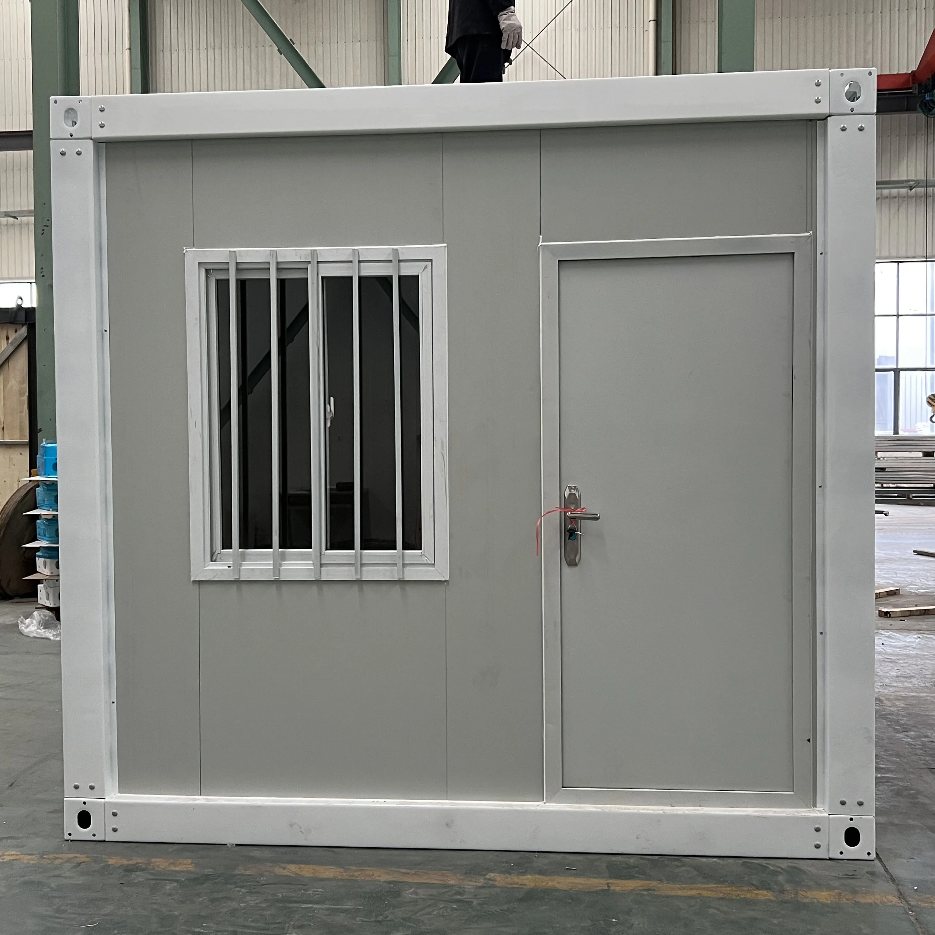 40ft Prefab Portable Container Homes Frame Pakistan Indonesia Mini Tiny Houses for Office Use Detachable Container House