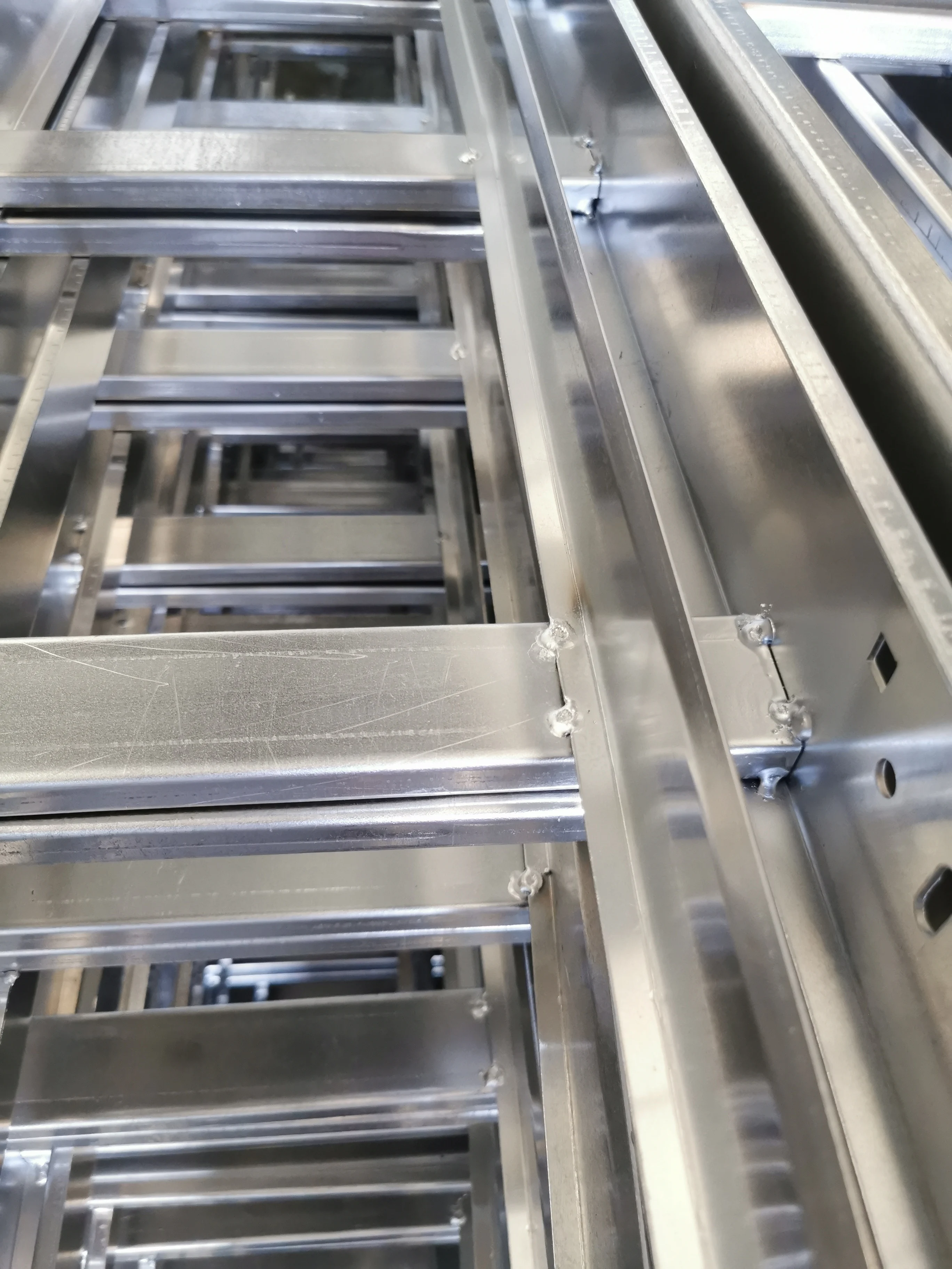 Galvanized Steel Cable Tray And Perforated Cable Tray Trough Type Bridge Aluminum Alloy Cable