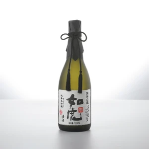 Competitively Priced Japanese Rice Wine Sake and Beverages in Bottle Packaging