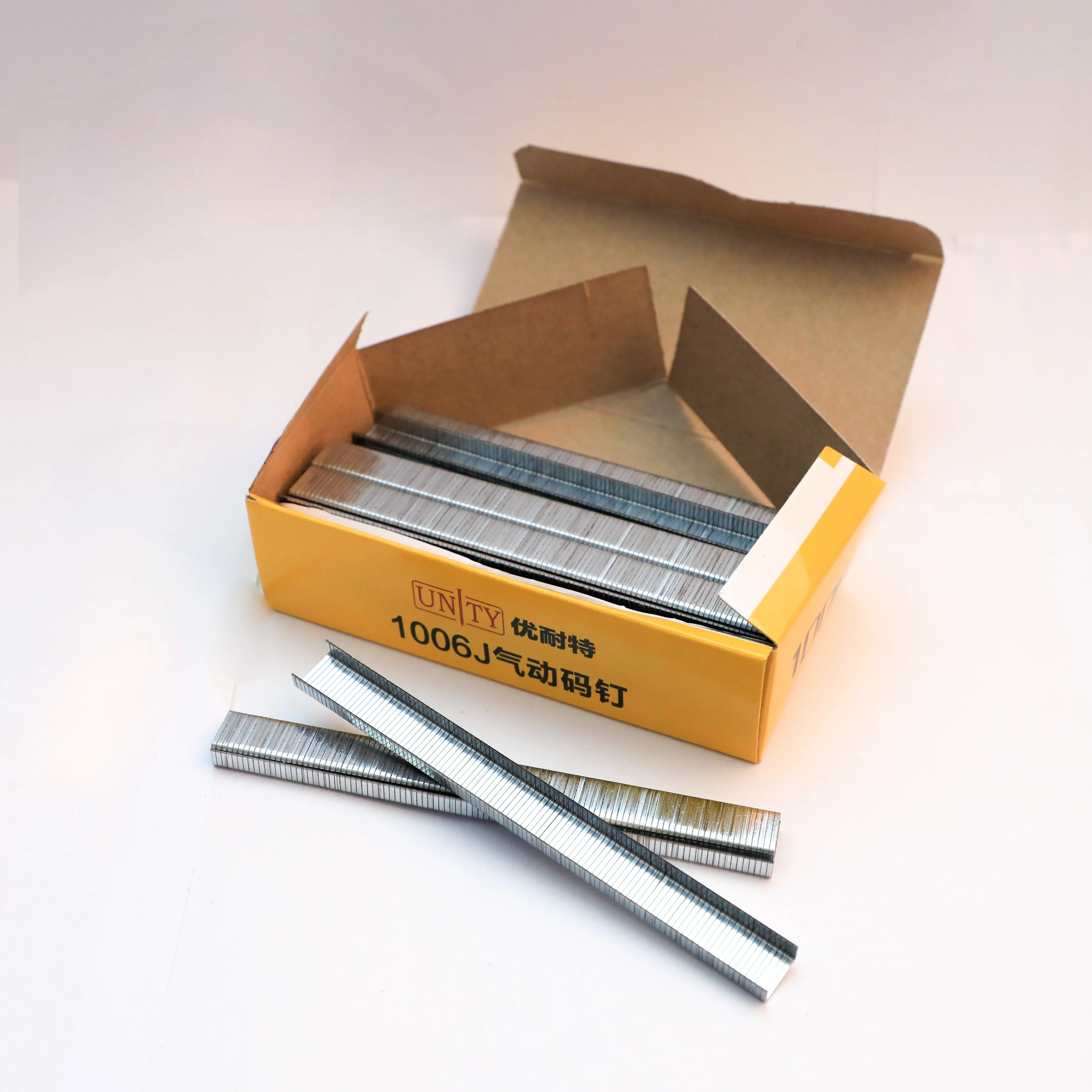 Standard Size 22GA 1005F 1007F 1008F 1010F 1012F Furniture Framing Nails Metal Silver Gold Staples for Stapler Gun