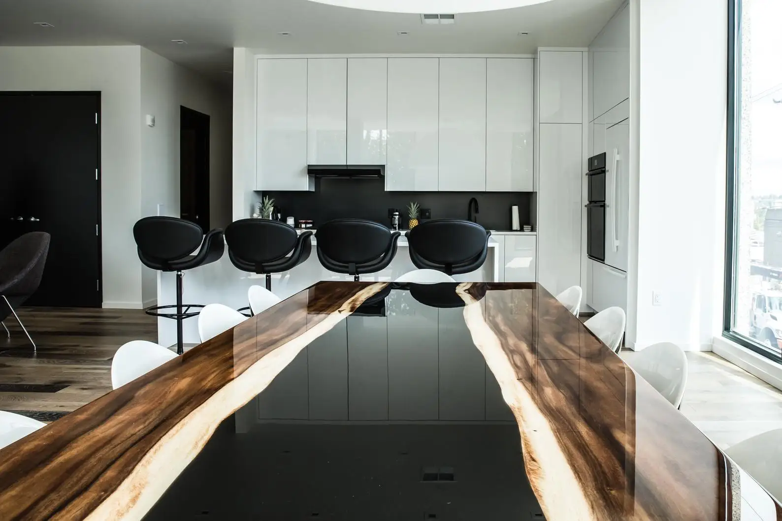 Crystal Clear Table Top Epoxy Resin