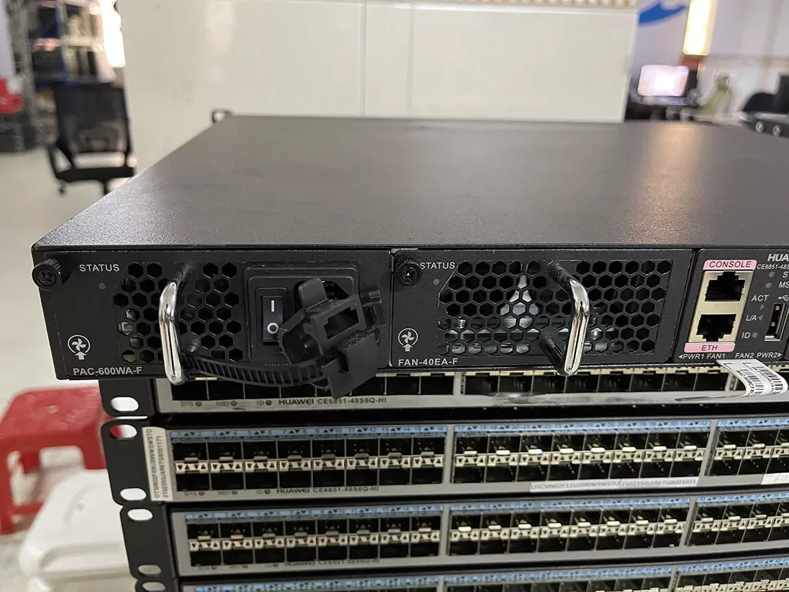CE6851-48S6Q-HI Hua Wei Data Center Switches CE 6800 Series 10GE SFP+ 6-ports 40GE QSFP+ 48 Port 10GE Network Switch