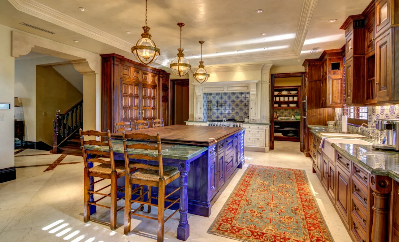 European Clive Christian Style Kitchen All Wood Customized Kitchen Cabinet With Roman Column