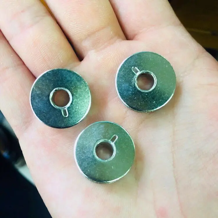 Wholesale Industrial Sewing Machine Spare Parts Iron Bobbin For Single Needle Lockstitch Sewing