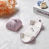 Caja para anillo rosa.