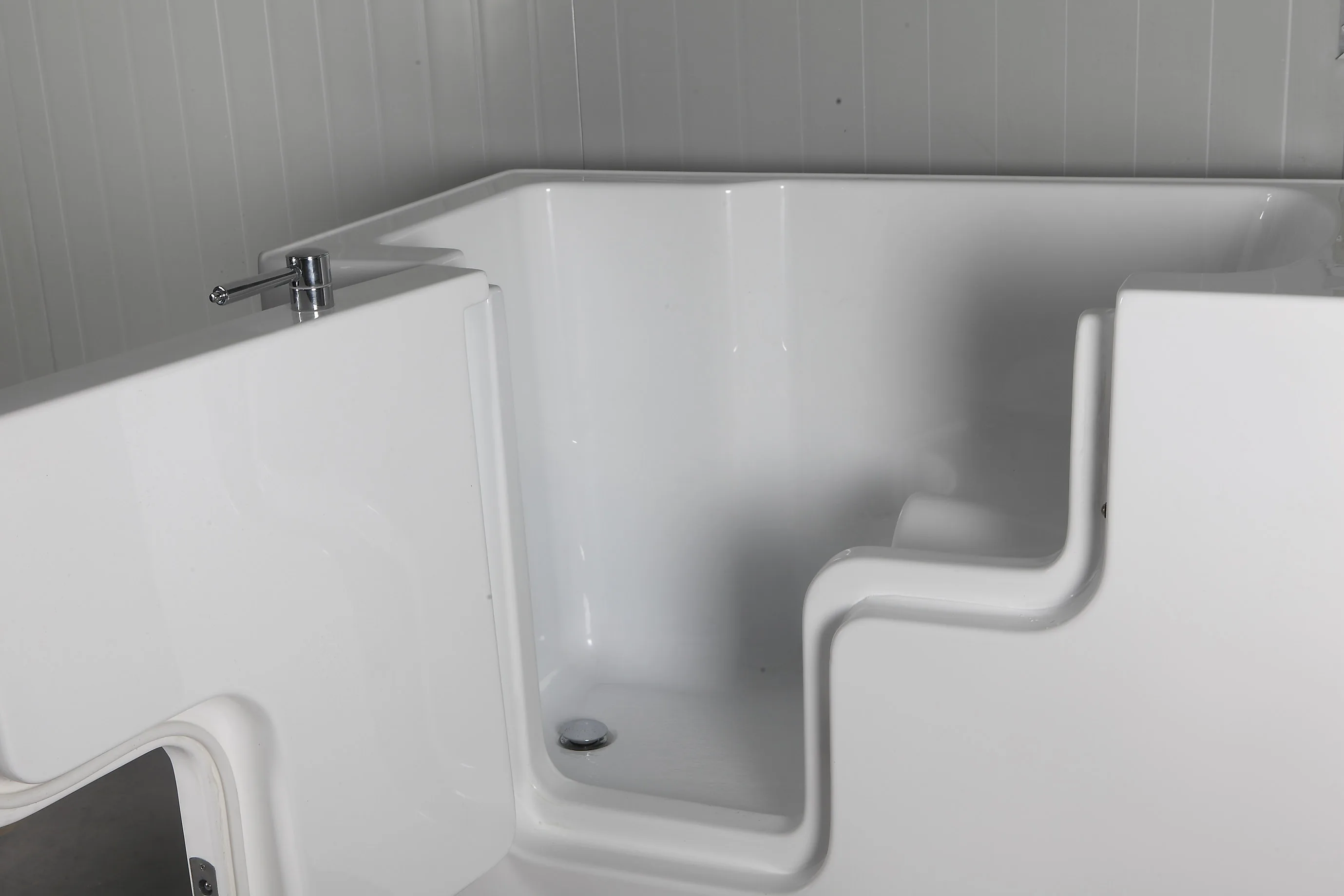 SL9116(00) FRP Walk In Bathtub details