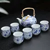 Vaso in rattan blu e floreale con 7 confezioni regalo