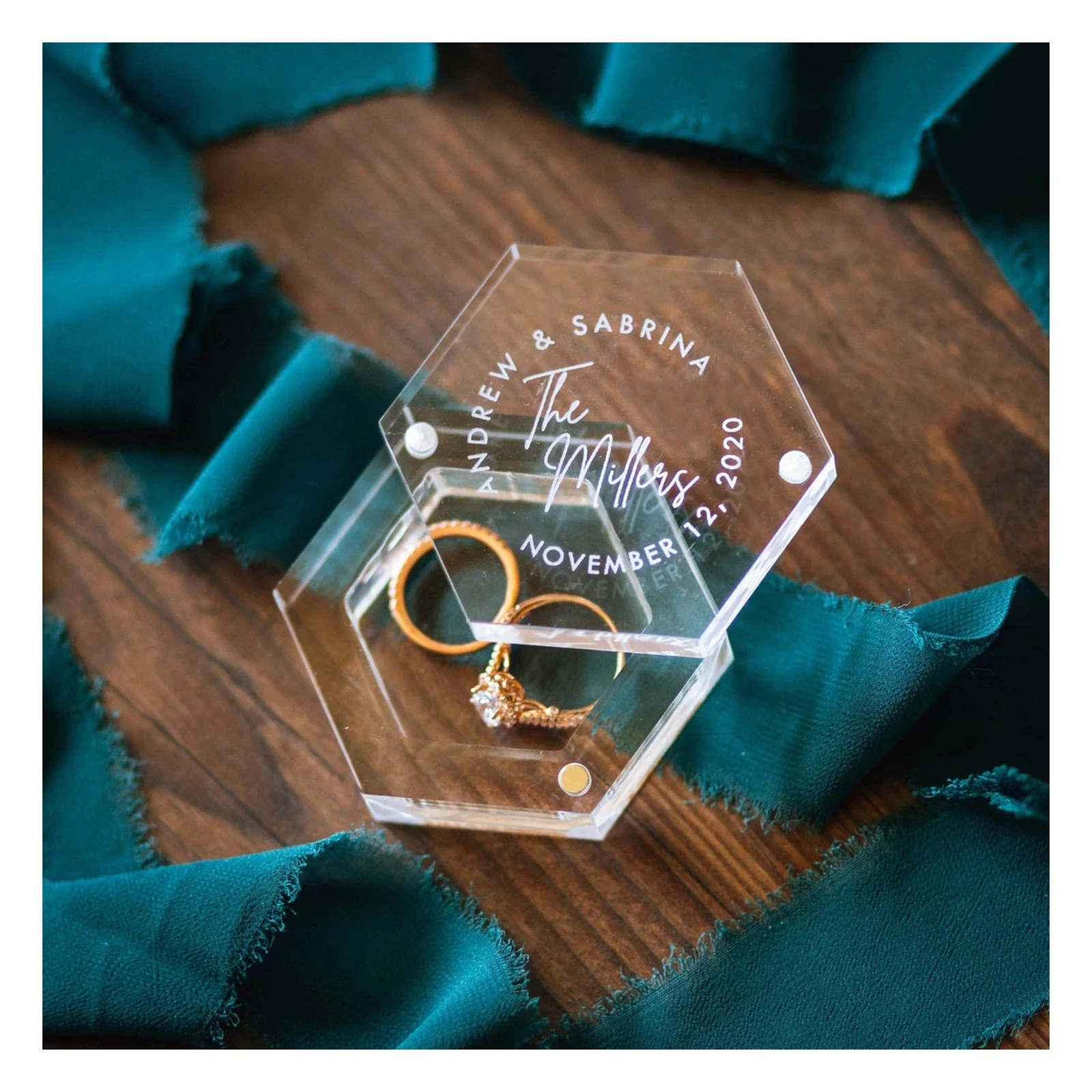 TOYIN HOT SALE Custom Multiple Logo Transparent Acrylic Hexagon Box  for Wedding Rings with Magnet Plexiglass Ring Box