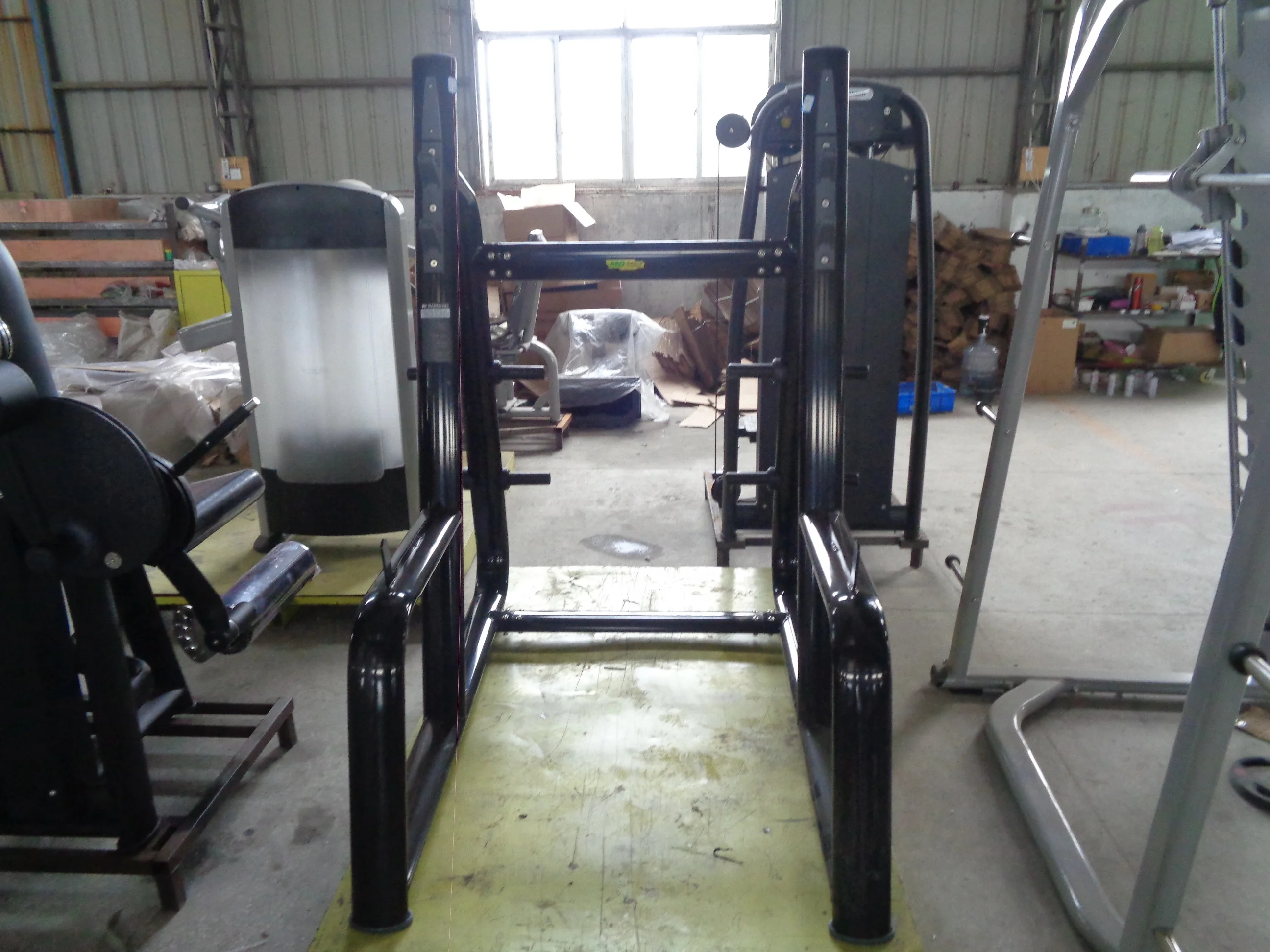 Source Factory Fitness Free Weight Full Set Gym Equipment Squat Rack for Exercise