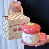 Scatola regalo a mano fragola espressione rossa