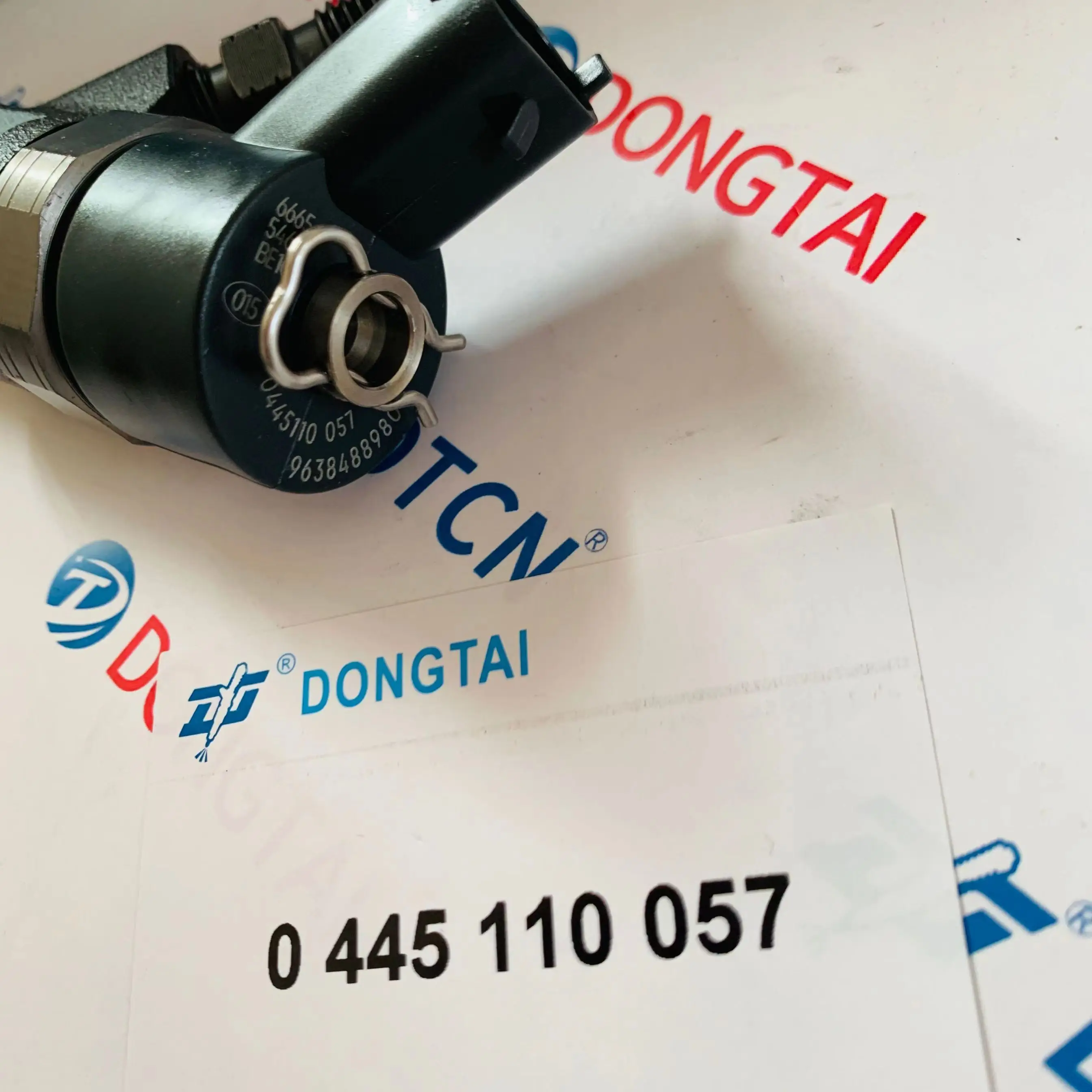 BOSCH Common Rail Injector 0445110057 for CITROEN C8 & PEUGEOT 806