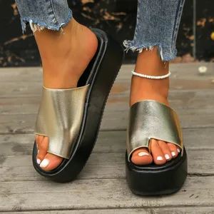 Fashionable Toe Set Women's  slippers New Fashion Thick Sole Sandals for Summer Season