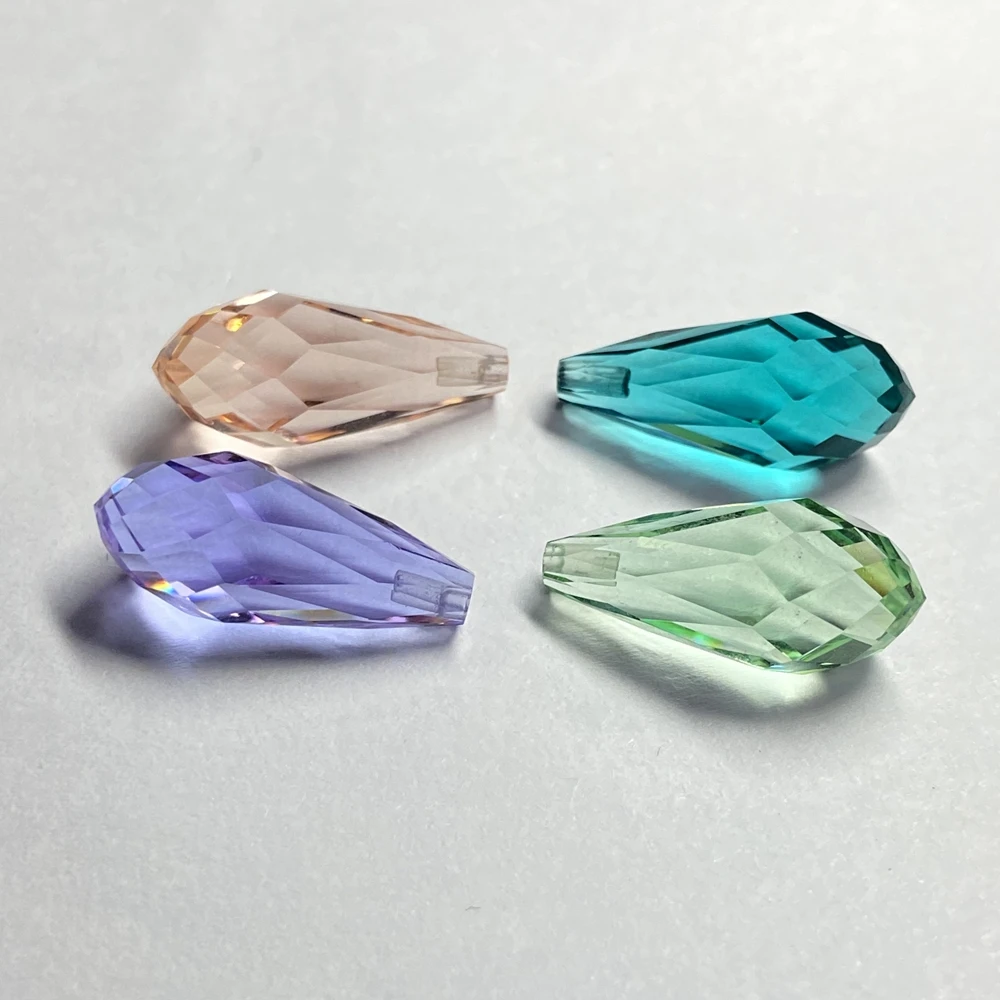 FINGERINSPIRE Lot De 220 Mini Strass En Verre En Forme De Goutte D'eau - 4 Tailles - Dos Pointu à Facettes - Sans Trou - Petites Pierres Précieuses - Ornements De Bijoux
