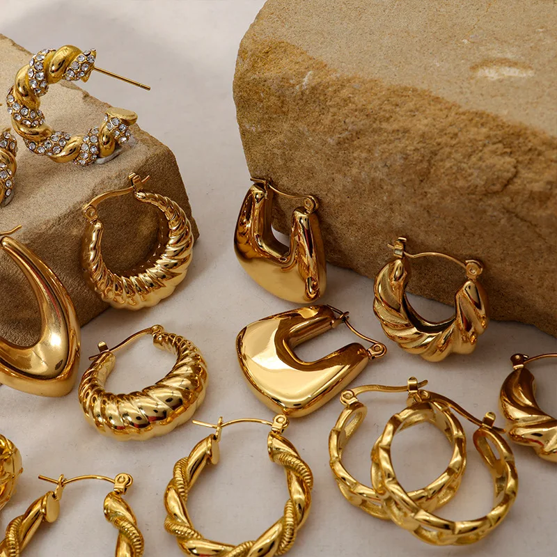 高い素材 Metal Hoop Zirconia CZ Twisted Plated Gold 18K Chunky トップス