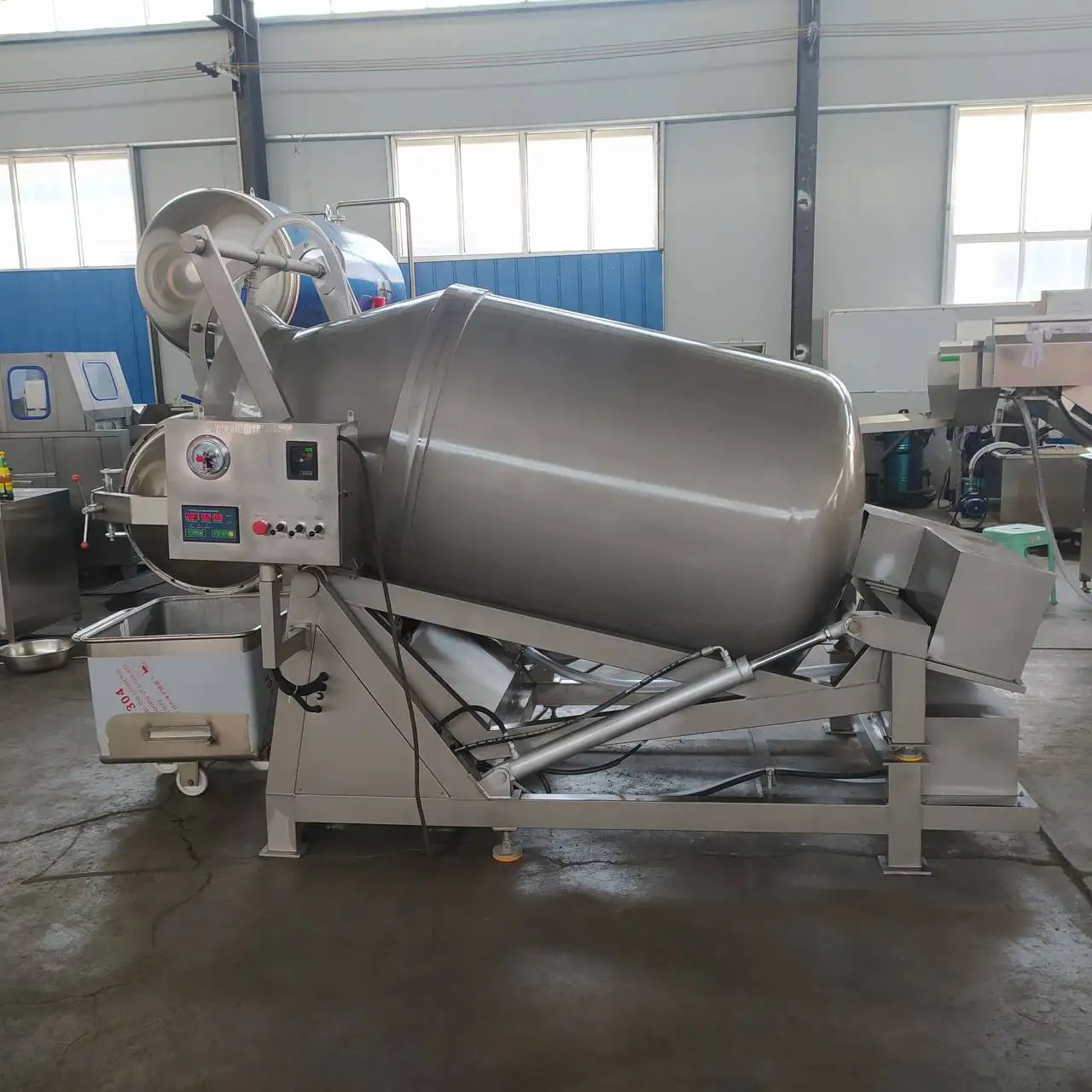 Automatic Marinating Marinator Salt Equipment 2000L Vacuum Machine 2500L Hydraulic Vacuum Tumbler for Meat Processing supplier