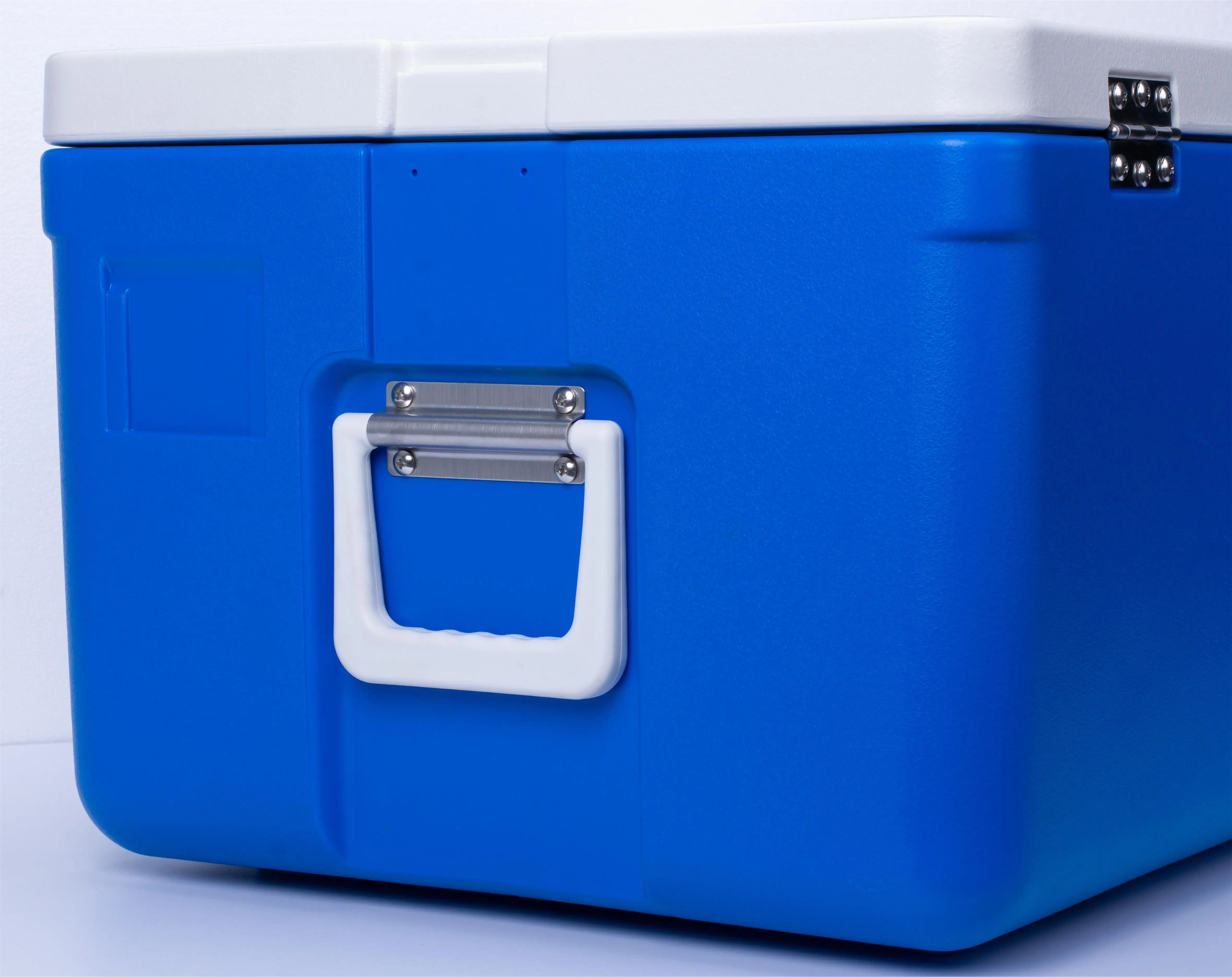 Retail Customized Huge Capacity 65L Thermal Food Cold Chain Portable Beer Wine Water Ice Can Plastic Cooler Box