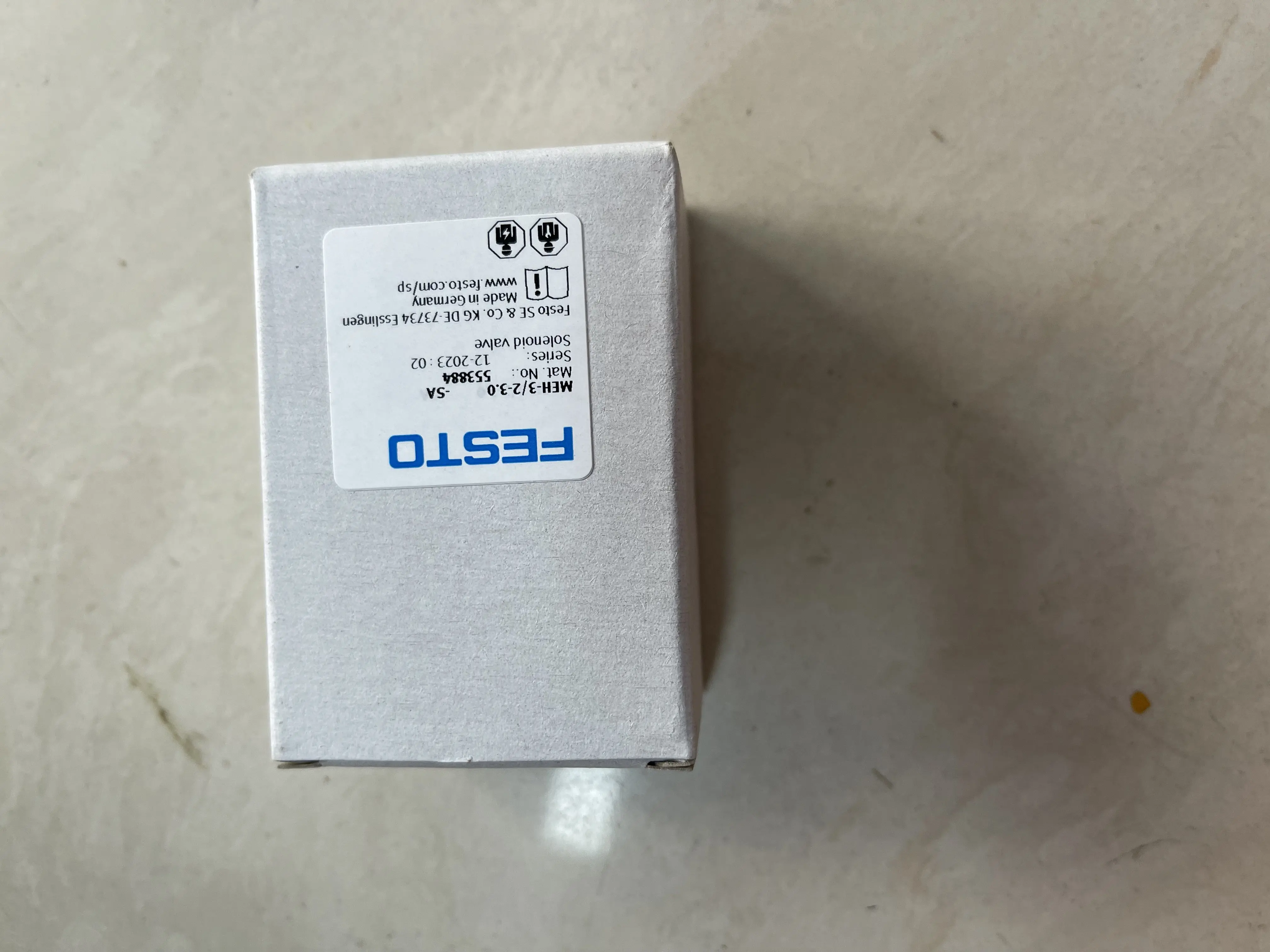 Festo Solenoid Valve MEH-3/2-3.0-SA Mat. No.: 553884 Festo Solenoid Valve MEH-3/2-3.0-SA Mat. No.: 553884