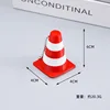 Cône de signalisation : rouge et blanc
